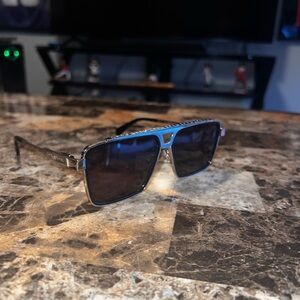 Men’s authentic Louis Vuitton sunglasses